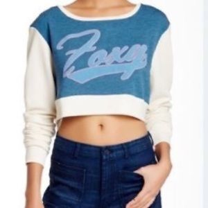 🆕 Wildfox 🦊 Foxy/‘83 crop sweatshirt NWT Medium
